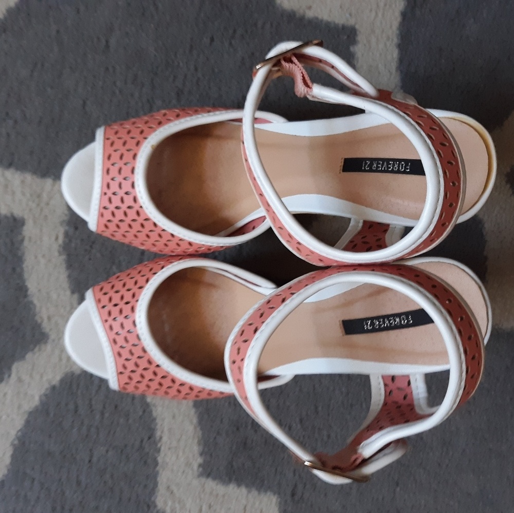 Shoes - Picture 4 of 4